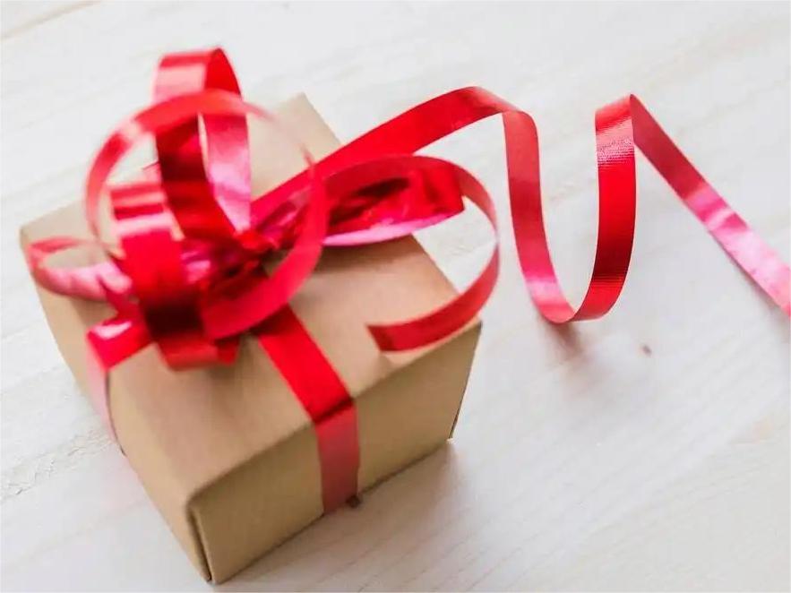 去女友家做客，送什么禮物給未來(lái)岳父岳母？